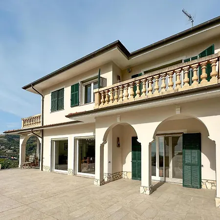 Pet Friendly In Vallecrosia