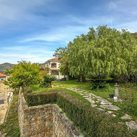 Pet Friendly In * Vallecrosia