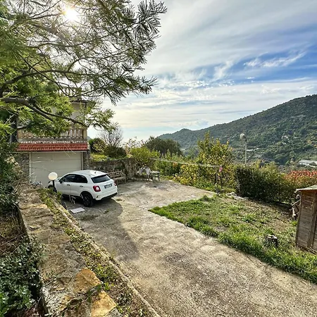 Pet Friendly In Vallecrosia بيت للعطل San Biagio della Cima