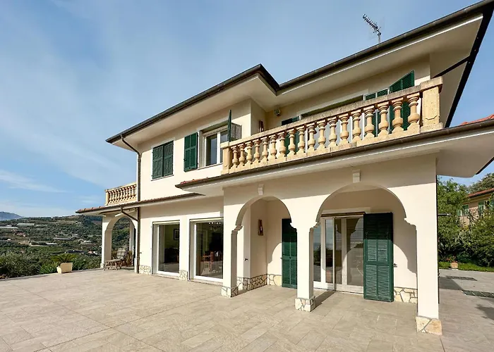 Pet Friendly In Vallecrosia